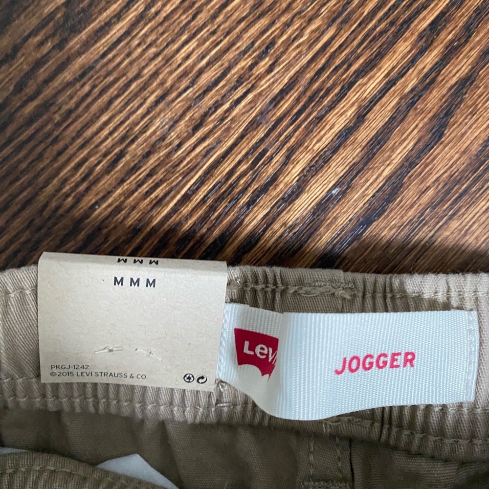 Levi’ khaki youth jogger pants